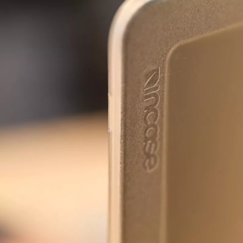 Incase Edge Kietasis dėklas - Dėklas MacBook Pro 14" (M4/M3/M2/M1/2024-2021) (Skaidrus)