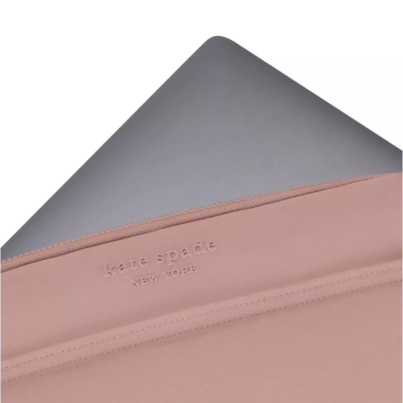 Kate Spade New York Pūstas dėklas – MacBook Pro 16" / Nešiojamojo kompiuterio 16" (Madison Rouge Nailonas)