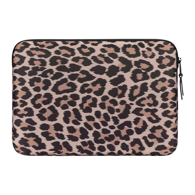 Kate Spade New York Kamšytas dėklas - MacBook Pro 16" / 16" nešiojamojo kompiuterio dėklas (Classic Leopard)