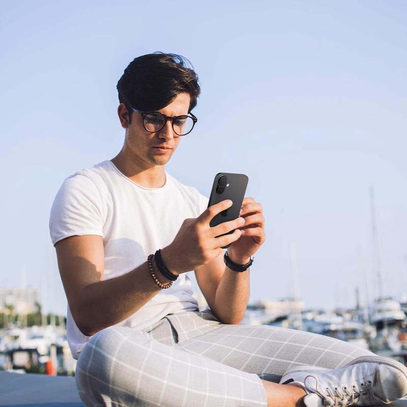 Spigen Optik Pro GLAS.TR EZ Fit objektyvo apsauga 2 vnt. - Kameros apsauga, skirta iPhone 17 / 16 / 16 Plus (2 vnt.) (Juoda)