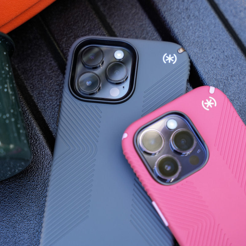 Speck Presidio2 Grip MagSafe – neslystantis „iPhone 14 Plus“ dėklas (Digitalpink / Blossompink / White)