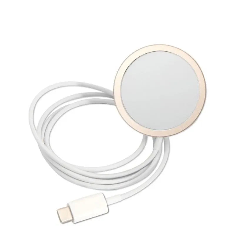 Guess Bundle Pack MagSafe 4G – Dėklas iPhone 14 Pro + MagSafe įkroviklis (juoda/auksinė)