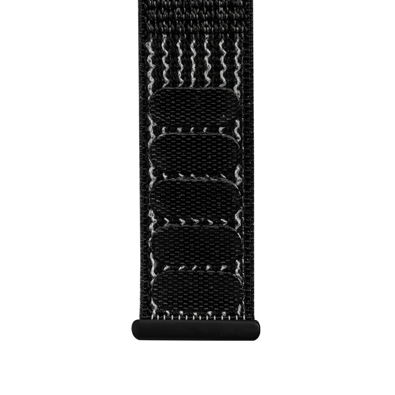 Crong Nailono Reflex – Sportinis dirželis Apple Watch 44/45/46/49 mm (juodas)