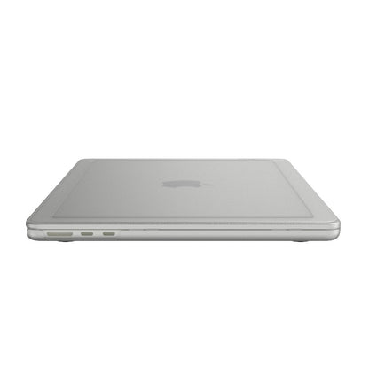 Incase Edge kieto korpuso dėklas – dėklas, skirtas MacBook Air 13" M4 (2025) / M3 (2024) / M2 (2022) (skaidrus)