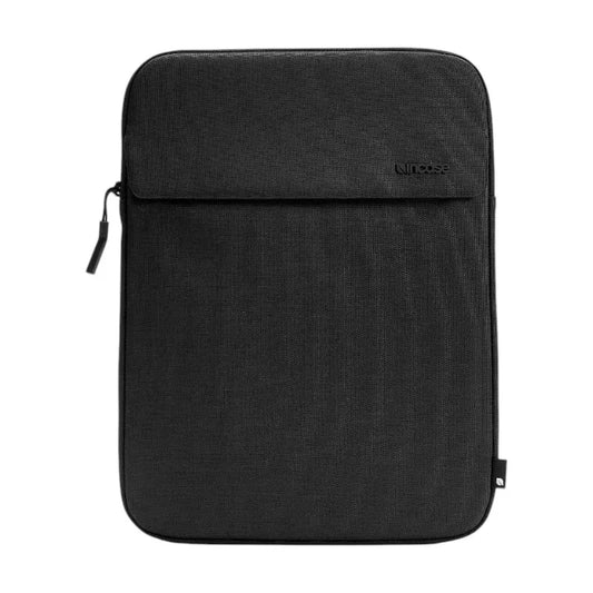 Incase Crosstown Sleeve su Woolenex – Dėklas su kišene skirtas MacBook Pro 16" (M4/M3/M2/M1/2024–2021) (juodas)