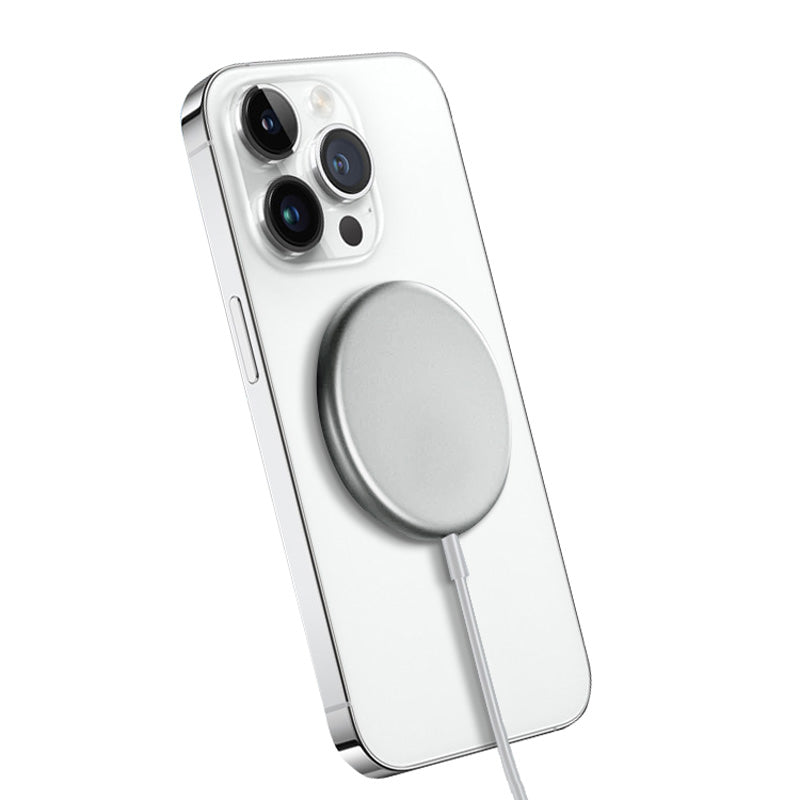 Crong MagSpot – Aliuminio belaidis „MagSafe“ įkroviklis (sidabriškai baltas)