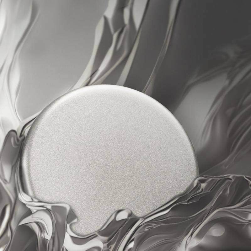 Crong MagSpot – Aliuminio belaidis „MagSafe“ įkroviklis (sidabriškai baltas)