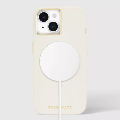 Case-Mate Silicone MagSafe – Dėklas iPhone 15 / iPhone 14 / iPhone 13 (smėlio spalvos)