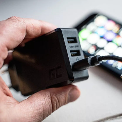 3 jungčių įkroviklis GC ChargeSource3 3xUSB 30W su greituoju „Ultra Charge“ ir „Smart Charge“ įkrovimu