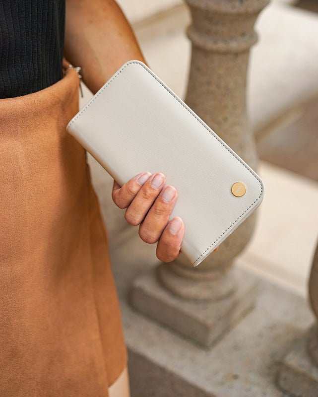 "Moshi Overture MagSafe" dėklas su nuimama magnetine pinigine, skirtas "iPhone 14 Plus" (pilkas)