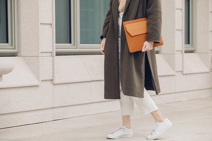 Moshi Muse 14 colių „3-in-1 Slim Sleeve“ nešiojamojo kompiuterio dėklas („Seashell White“)