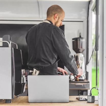 Green Cell GC PowerGaN 65W (2x USB-C Power Delivery, 1x USB-A suderinama su Quick Charge 3.0)