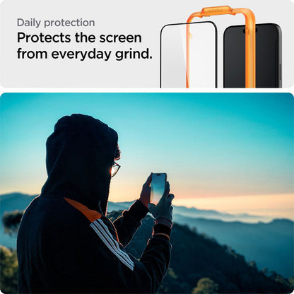 Spigen Alm Glass FC 2-Pack – Grūdintas stiklas iPhone 15 (2 vnt., juodu rėmeliu)