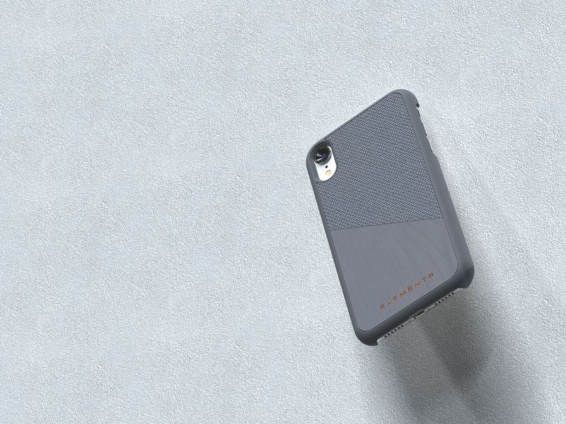 Nordic Elements Original Hel – Dėklas iPhone XR su tikru klevo medžiu (vidutiniškai pilka)