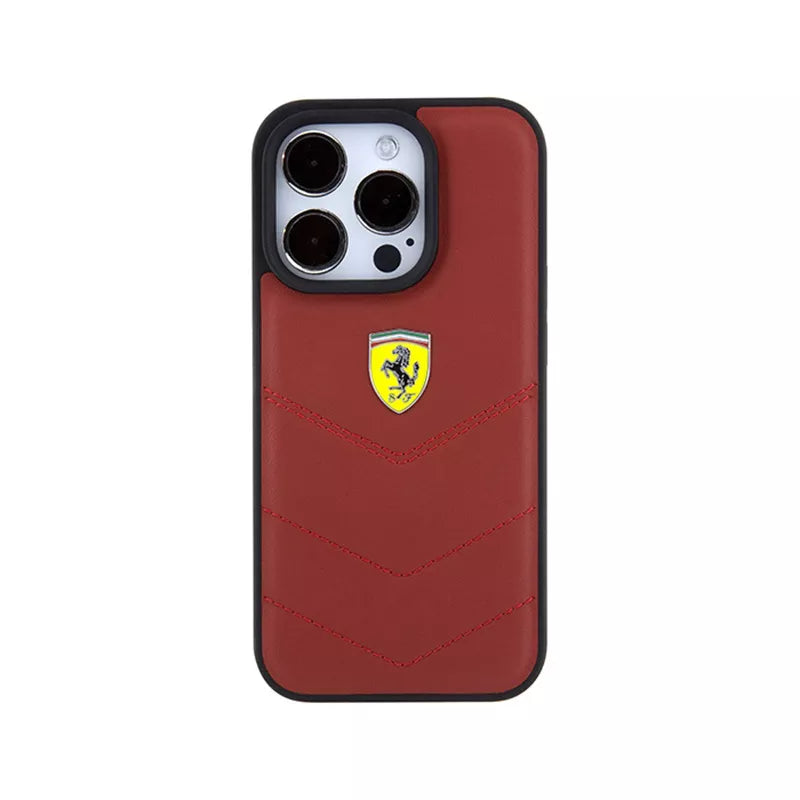 Ferrari Quilted Metal Logo – dėklas iPhone 15 Pro (raudonas)