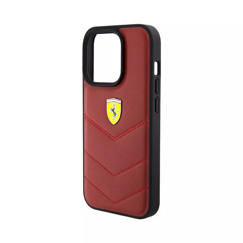 Ferrari Quilted Metal Logo – dėklas iPhone 15 Pro (raudonas)