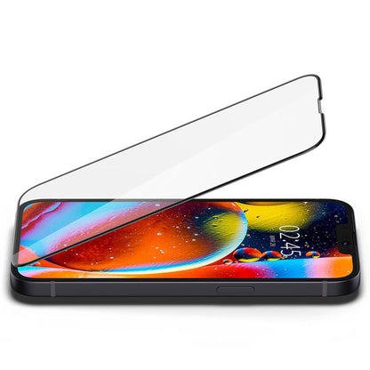 Spigen Glass FC – Grūdintas stiklas, skirtas iPhone 17e / 16e / 14 / 13 / 13 Pro (juodo rėmelio)