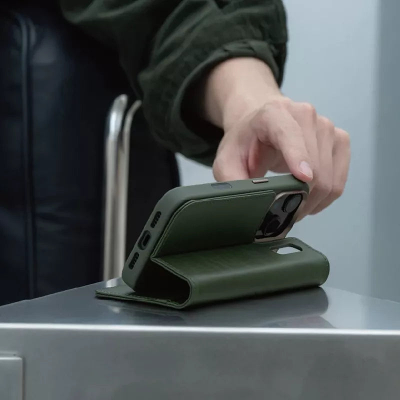 Moshi Overture MagSafe - Odin 3 viename atverčiamas dėklas iPhone 17 Pro (Smaragdo žalumo)