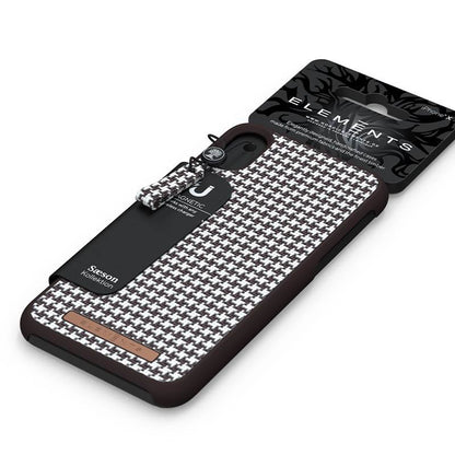 Nordic Elements Saeson Idun – „iPhone XR“ dėklas (tamsiai rudas raštas 2)