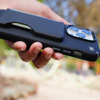 Speck ClickLock piniginė, skirta MagSafe - MagSafe magnetinė piniginė (blyškus ąžuolas)