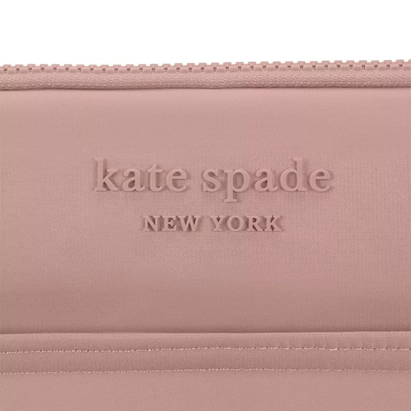 Kate Spade New York Pūstas dėklas – MacBook Pro 16" / Nešiojamojo kompiuterio 16" (Madison Rouge Nailonas)