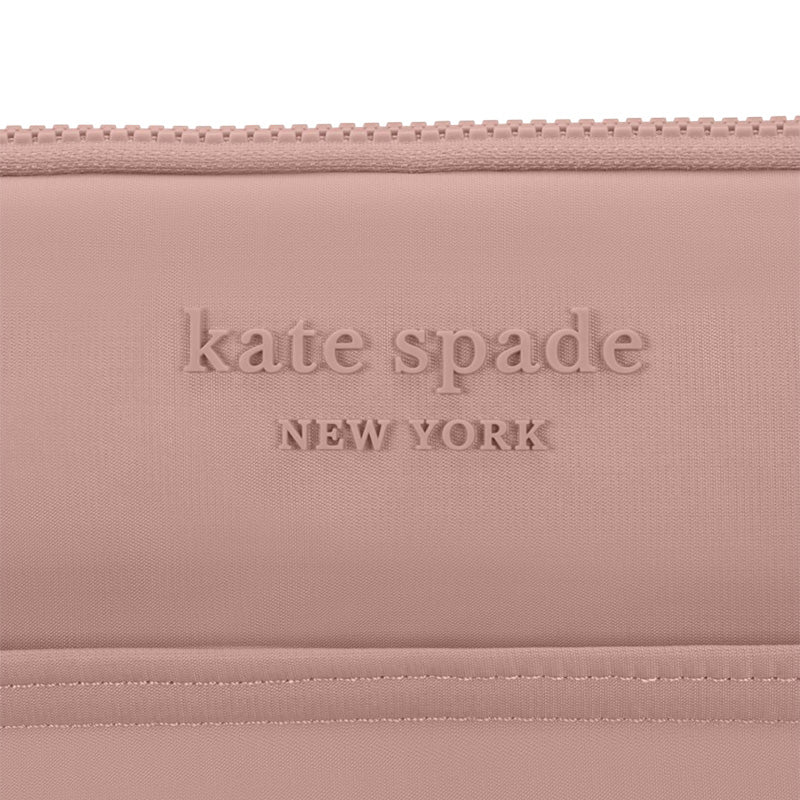 Kate Spade New York Pūstas dėklas – MacBook Pro 16" / Nešiojamojo kompiuterio 16" (Madison Rouge Nailonas)
