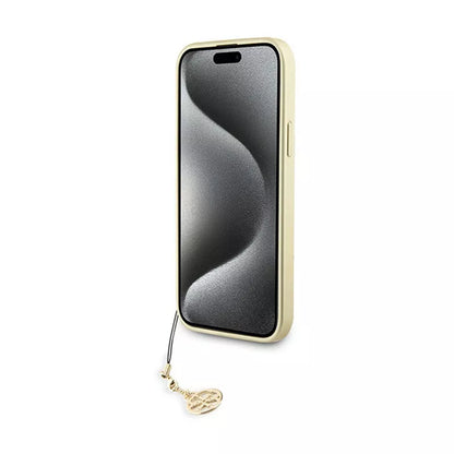 Guess 4G Charms Collection – iPhone 15 Plus dėklas (rudas)