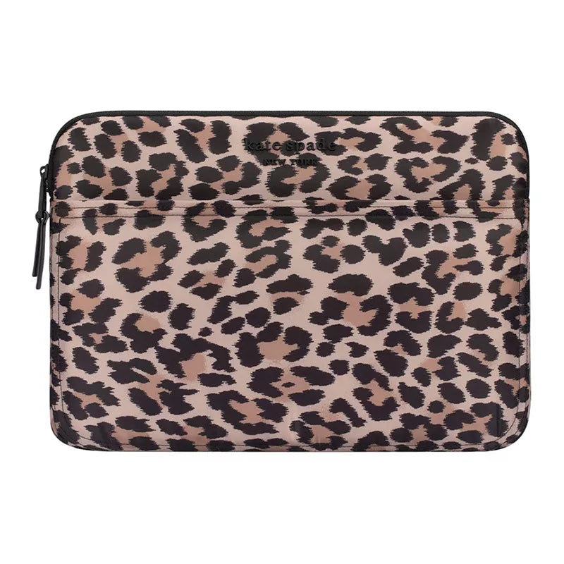 Kate Spade New York Kamšytas dėklas - MacBook Pro 16" / 16" nešiojamojo kompiuterio dėklas (Classic Leopard)