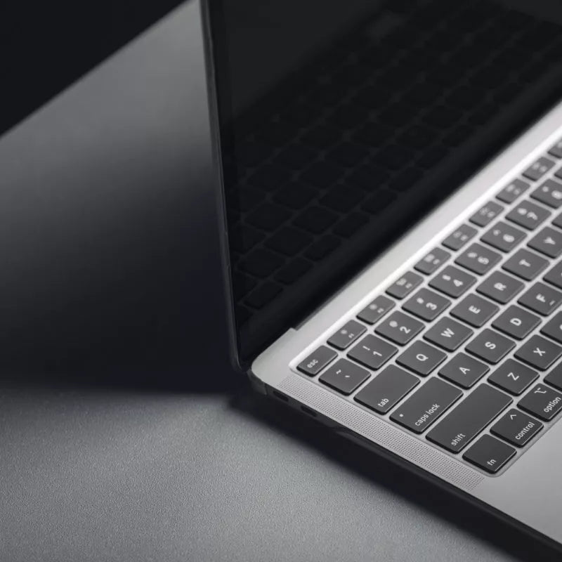 Moshi iVisor XT - Ekrano apsauga, skirta MacBook Air 13.6" M3 (2024) / M2 (2022) (juodas rėmelis)