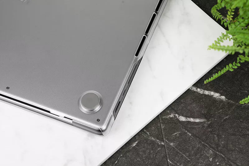 Moshi iGlaze – Kietasis dėklas, skirtas MacBook Air 13.6" M4 (2025) / M3 (2024) / M2 (2022) (Stealth Clear)