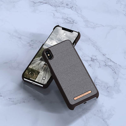 Nordic Elements Saeson Idun – Dėklas skirtas iPhone Xs Max (tamsiai rudas)