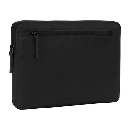 Incase Kompaktiškas dėklas iš skrydžio nailono, skirtas MacBook Pro 14" (M4/M3/M2/M1/2024-2021) (Juoda)
