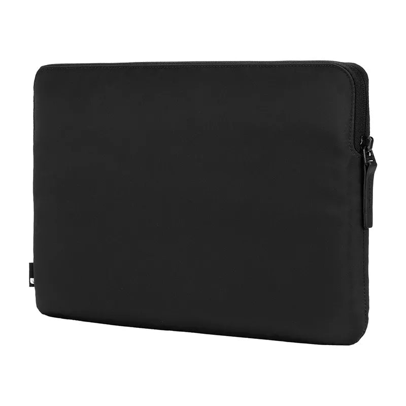 Incase Kompaktiškas dėklas iš skrydžio nailono, skirtas MacBook Pro 14" (M4/M3/M2/M1/2024-2021) (Juoda)