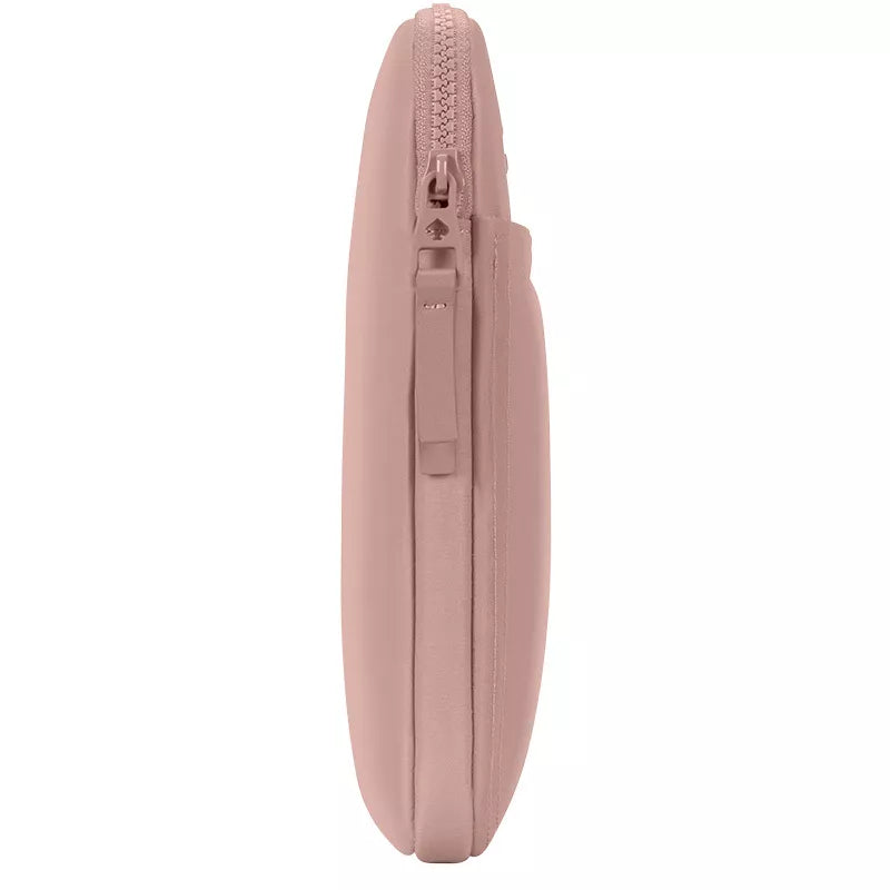 Kate Spade New York pūsto audinio dėklas – MacBook Pro 14" / Nešiojamojo kompiuterio 14" dėklas (Madison Rouge Nailonas)