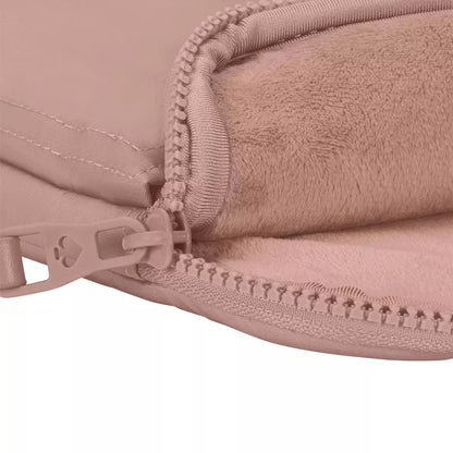 Kate Spade New York pūsto audinio dėklas – MacBook Pro 14" / Nešiojamojo kompiuterio 14" dėklas (Madison Rouge Nailonas)