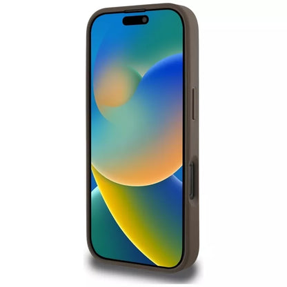 Guess Grained Hot Stamp Peony Triangle Logo MagSafe – dėklas, skirtas iPhone 16 Pro (rudas)