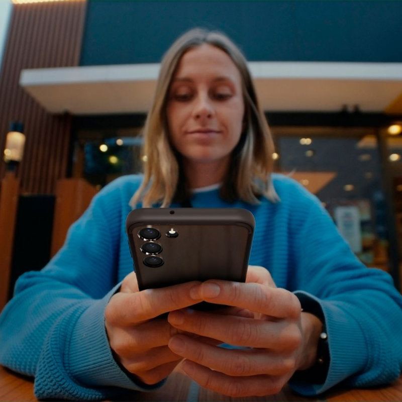 Spigen Ultra Hybrid – dėklas, skirtas „Samsung Galaxy S23“ („Matte Black“)