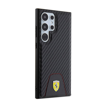 Ferrari Carbon Stitched Bottom – dėklas, skirtas Samsung Galaxy S24 Ultra (juodas)