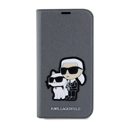 Karl Lagerfeld Knygos tipo NFT Saffiano Karl & Choupette – dėklas, skirtas iPhone 14 (Sidabrinis)