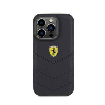 Ferrari dygsniuotas metalo logotipas – dėklas, skirtas iPhone 15 Pro (juodas)