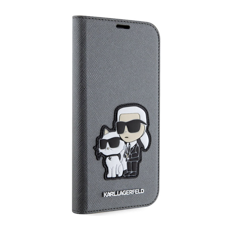 Karl Lagerfeld Knygos tipo NFT Saffiano Karl & Choupette – dėklas, skirtas iPhone 14 (Sidabrinis)