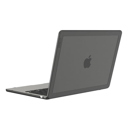 Incase Edge kietasis dėklas – Dėklas, skirtas MacBook Air 13" M4 (2025) / M3 (2024) / M2 (2022) (Juodas)