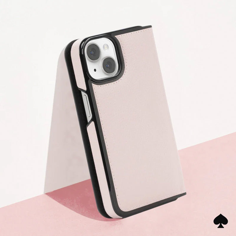Kate Spade New York Wrap Folio dėklas – odinis atverčiamas dėklas, skirtas „iPhone 15“ (šviesiai pergamentinė)