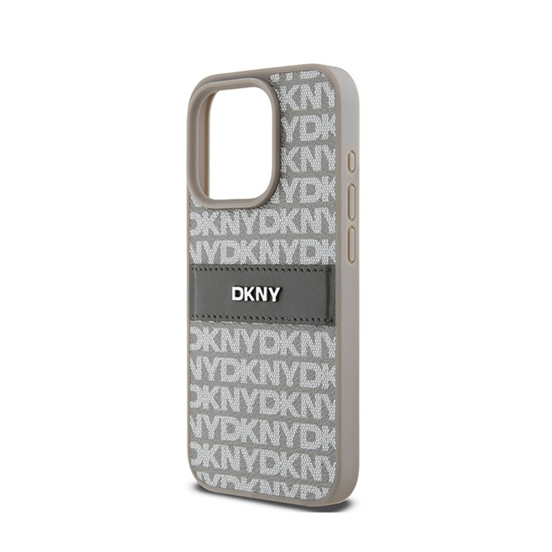 DKNY odinis dėklas su monogramine juosta ir metaliniu logotipu, skirtas iPhone 15 Pro Max (smėlio spalvos)
