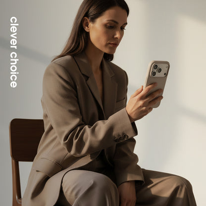 Crong Spalvotas magnetinis dėklas MagSafe iPhone 17 Pro (akmens smėlio)