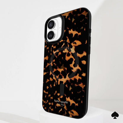 Kate Spade New York Protective MagSafe – dėklas iPhone 16 Plus (vėžlio šarvo raštas)