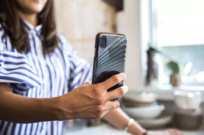 X-Doria Revel Lux – dėklas, skirtas iPhone X („Black Rays“)