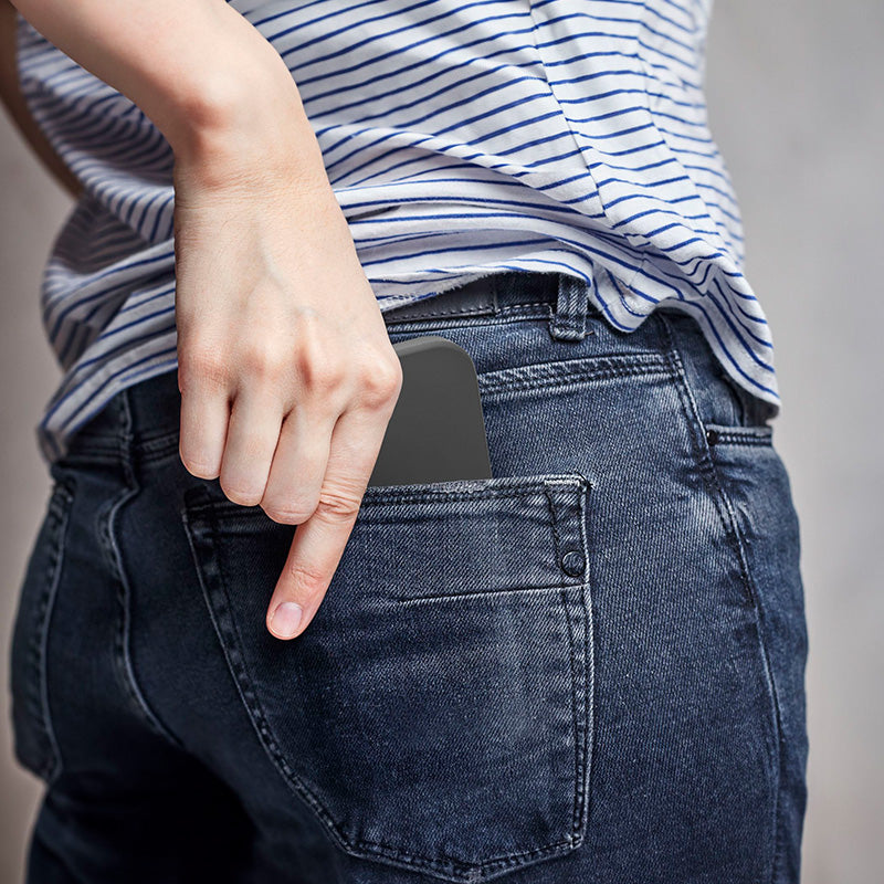 Cellularline Sensation Plus – iPhone 15 Pro dėklas su MICROBAN danga (juodas)