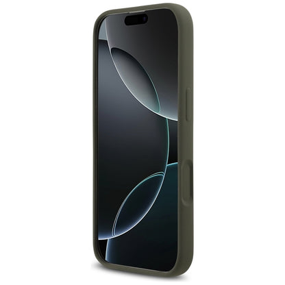 Guess Silikoninis trikampis logotipas MagSafe - dėklas iPhone 17 (khaki)