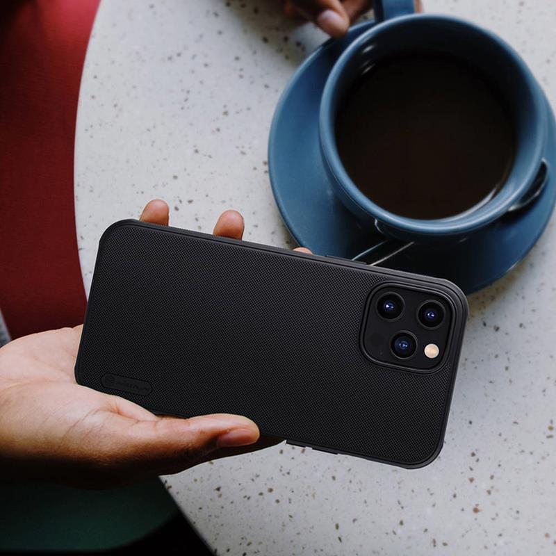 Nillkin Super Frosted Shield Pro – dėklas skirtas Apple iPhone 12 Pro Max (raudonas)